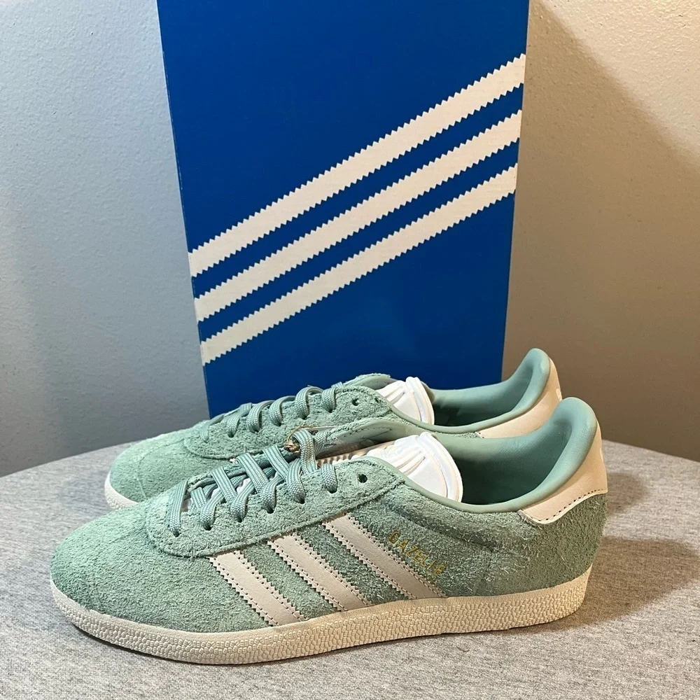 Adidas Classic Gazelle Suede Sneaker Hazy Green Women's Shoe Size 7 IG4393 - Picture 4 of 12